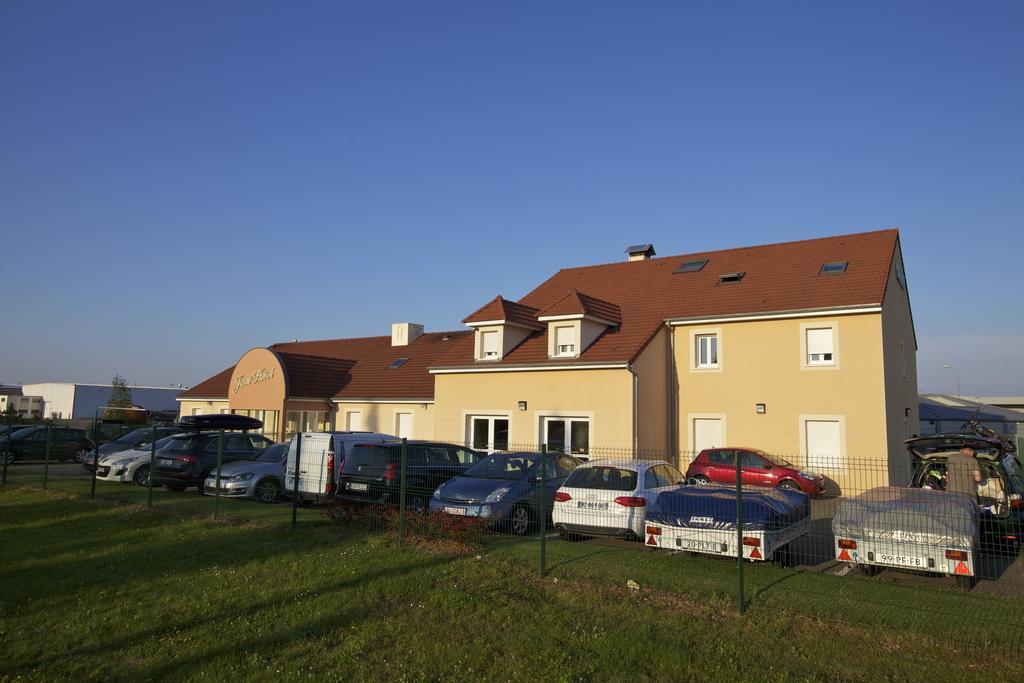Logis Jum'Hotel Saints-Geosmes Εξωτερικό φωτογραφία