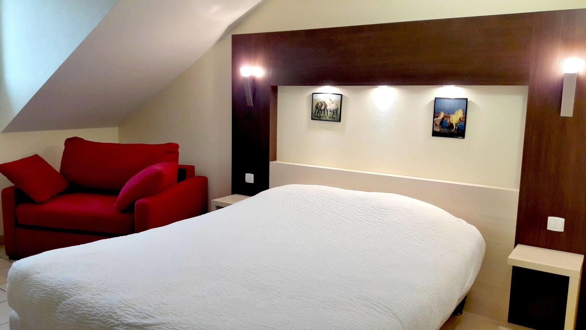 Logis Jum'Hotel Saints-Geosmes Εξωτερικό φωτογραφία